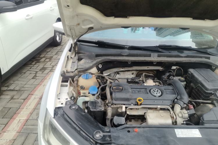 Used Volkswagen Sagitar 2012 1.4TSI Automatic Luxury Edition Engine Bay Right
