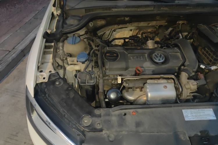 Used Volkswagen Sagitar 2012 1.4TSI Automatic Luxury Edition Engine Bay Right