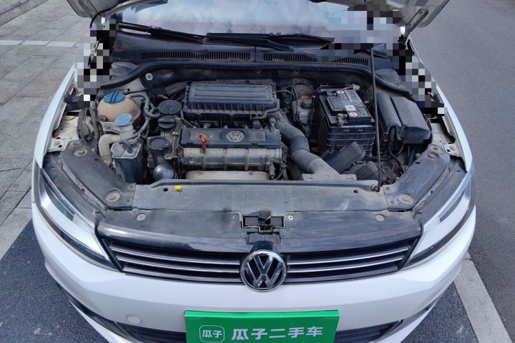 Used Volkswagen Sagitar 2012 1.6L Automatic Comfort Edition Engine Bay