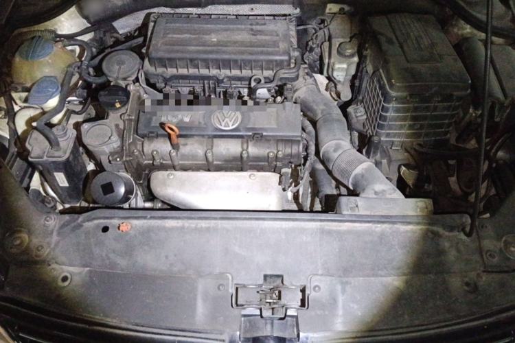 Used Volkswagen Sagitar 2012 1.6L Automatic Comfort Edition Engine Bay