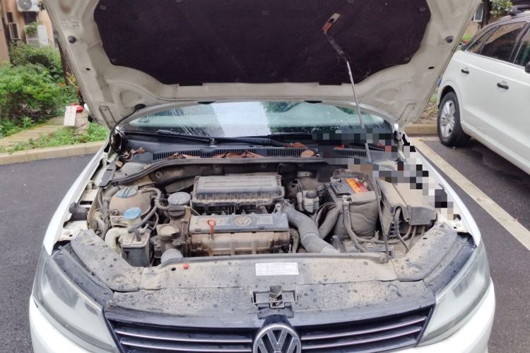 Used Volkswagen Sagitar 2012 1.6L Manual Comfort Model Engine Bay