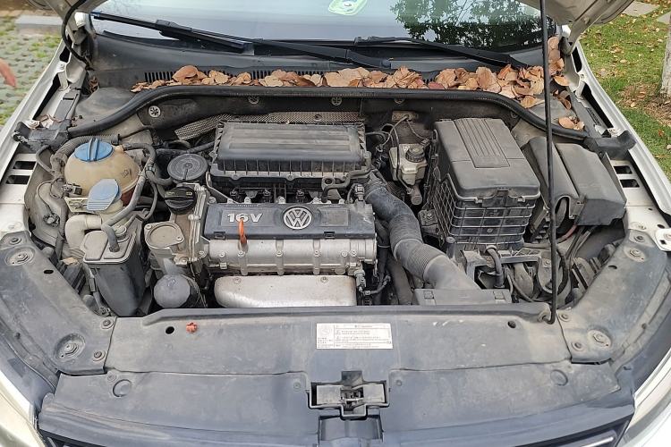 Used Volkswagen Sagitar 2012 1.6L Automatic Comfort Edition Engine Bay