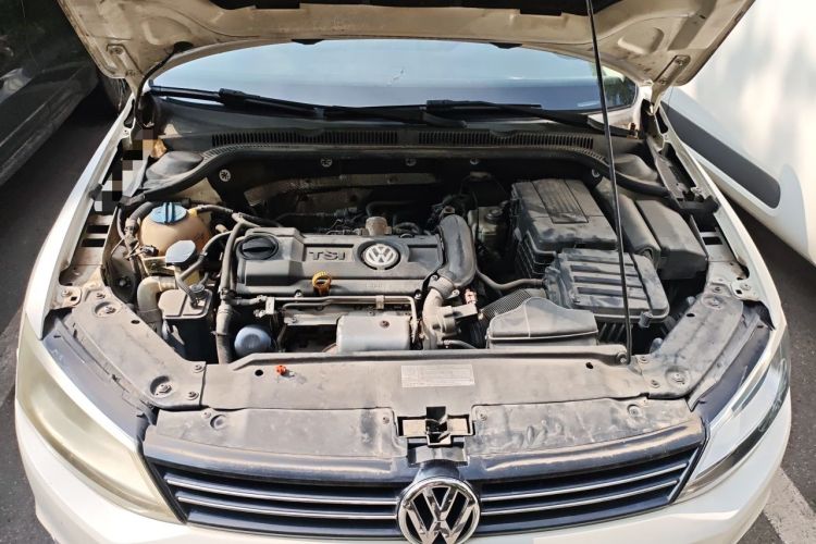 Used Volkswagen Sagitar 2012 1.4TSI Automatic Luxury Edition Engine Bay