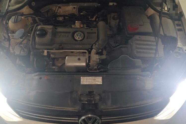 Used Volkswagen Sagitar 2012 1.4TSI Automatic Luxury Edition Engine Bay