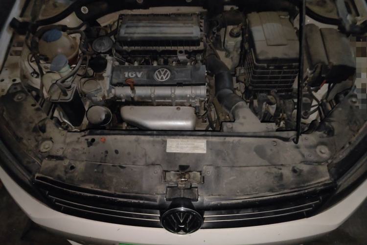 Used Volkswagen Sagitar 2012 1.6L Automatic Comfort Edition Engine Bay