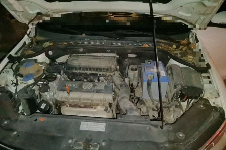 Used Volkswagen Sagitar 2012 1.6L Manual Comfort Model Engine Bay