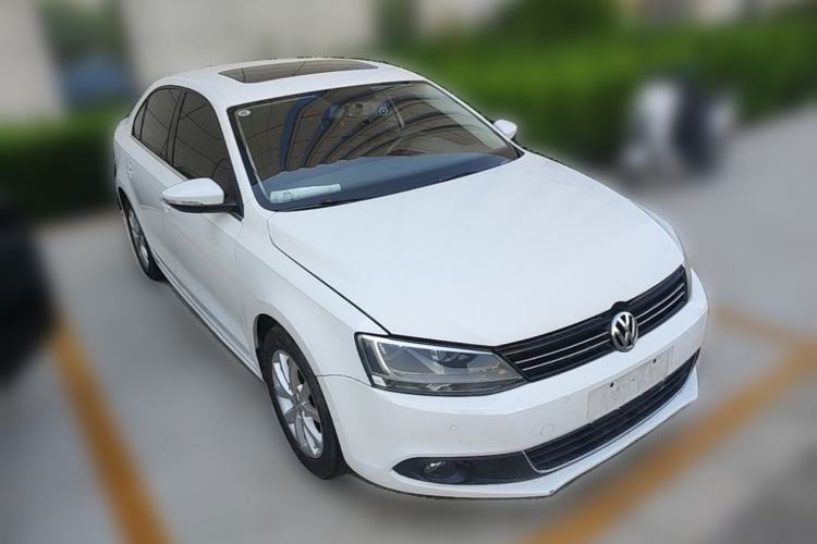 Used Volkswagen Sagitar 2012 1.4TSI Automatic Luxury Edition Front Right 45 Deg