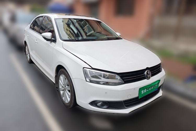 Used Volkswagen Sagitar 2012 1.4TSI Automatic Luxury Edition Front Right 45 Deg