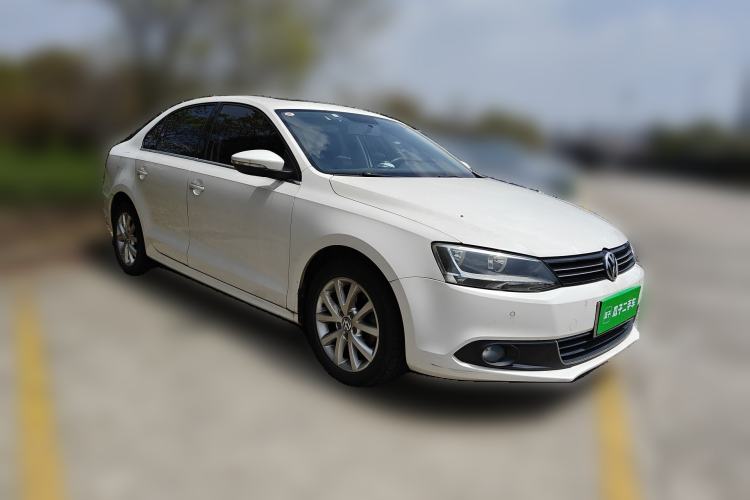 Used Volkswagen Sagitar 2012 1.4TSI Automatic Luxury Edition Front Right 45 Deg