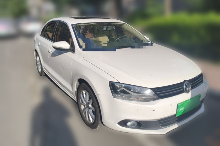 Used Volkswagen Sagitar 2012 1.4TSI Automatic Luxury Edition Front Right 45 Deg