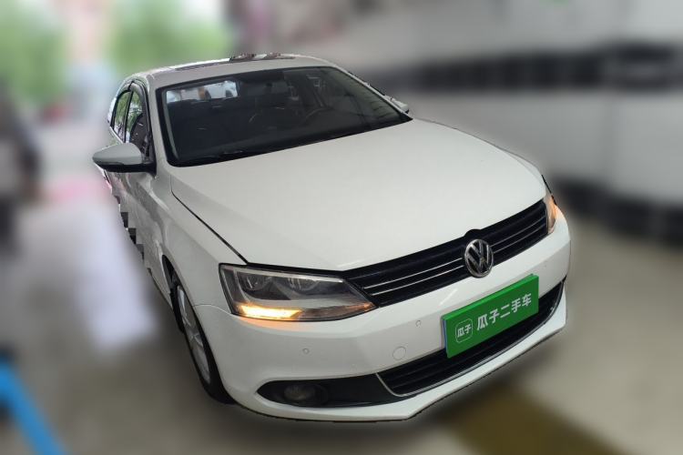 Used Volkswagen Sagitar 2012 1.4TSI Automatic Luxury Edition Front Right 45 Deg