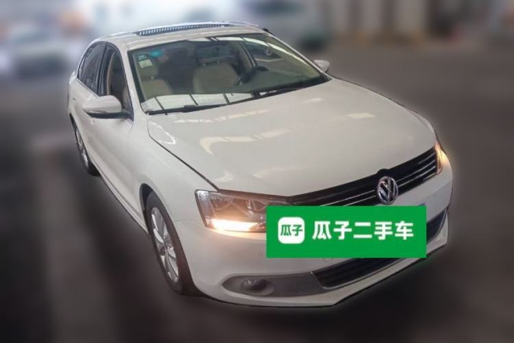 Used Volkswagen Sagitar 2012 1.4TSI Automatic Luxury Edition Front Right 45 Deg