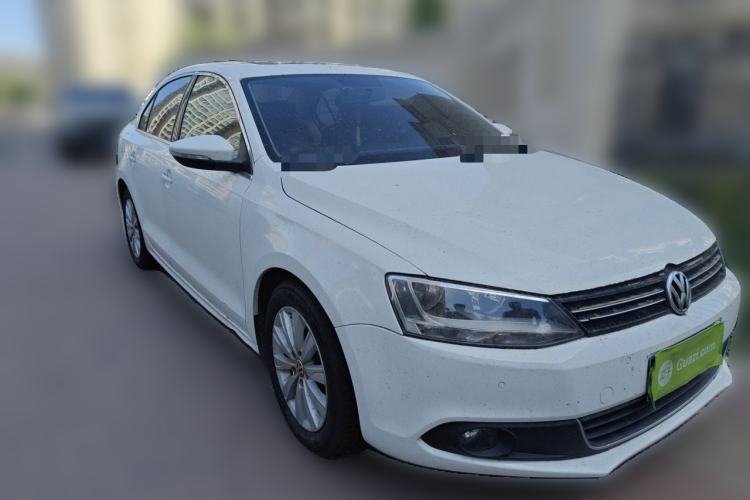 Used Volkswagen Sagitar 2012 1.4TSI Manual Luxury Model Front Right 45 Deg