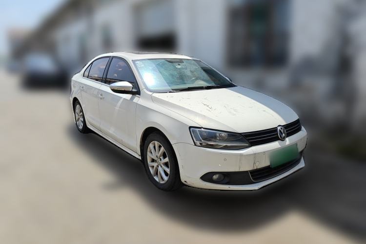 Used Volkswagen Sagitar 2012 1.4TSI Manual Luxury Model Front Right 45 Deg
