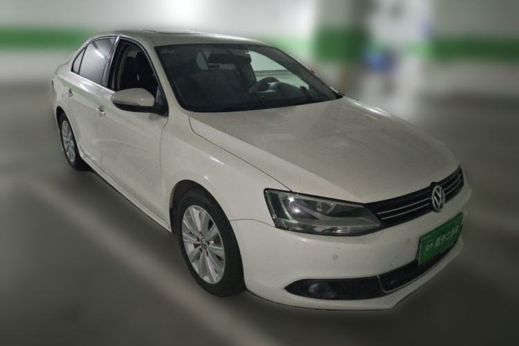 Used Volkswagen Sagitar 2012 1.4TSI Automatic Luxury Edition Front Right 45 Deg