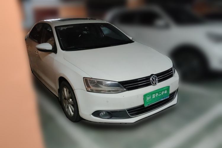 Used Volkswagen Sagitar 2012 1.4TSI Automatic Luxury Edition Front Right 45 Deg