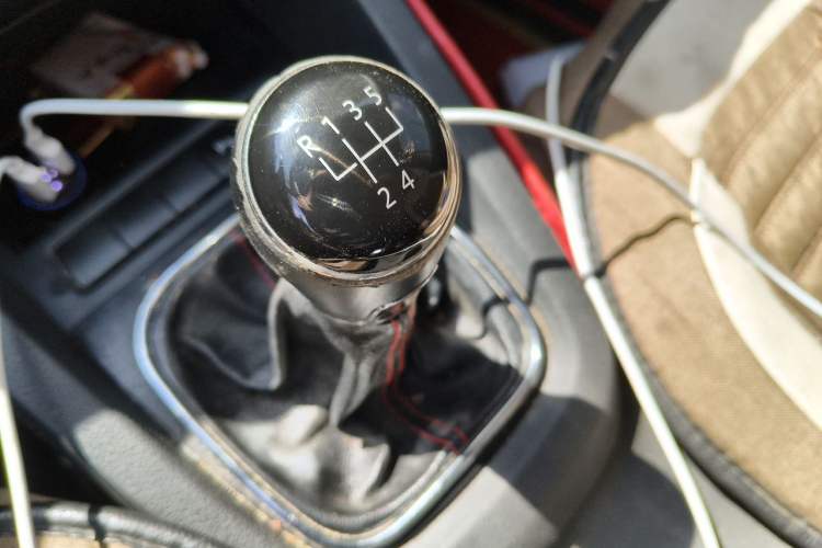 Used Volkswagen Sagitar 2012 1.4TSI Manual Luxury Model Gear Lever