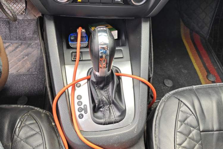 Used Volkswagen Sagitar 2012 1.8TSI Automatic Flagship Edition Gear Lever