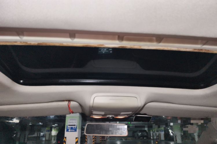 Used Volkswagen Sagitar 2012 1.4TSI Automatic Luxury Edition Headliner