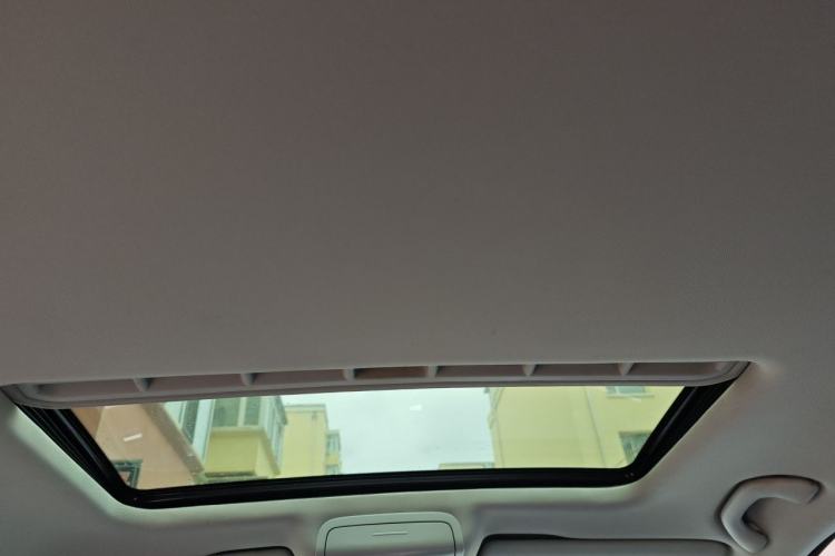 Used Volkswagen Sagitar 2012 1.4TSI Automatic Luxury Edition Headliner
