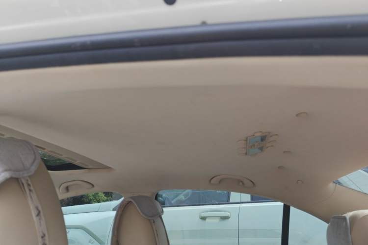 Used Volkswagen Sagitar 2012 1.4TSI Automatic Luxury Edition Headliner