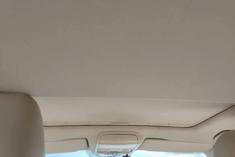 Used Volkswagen Sagitar 2012 1.4TSI Automatic Luxury Edition Headliner
