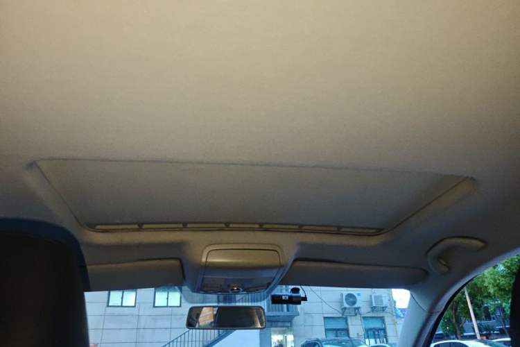 Used Volkswagen Sagitar 2012 1.6L Automatic Fashion Edition Headliner