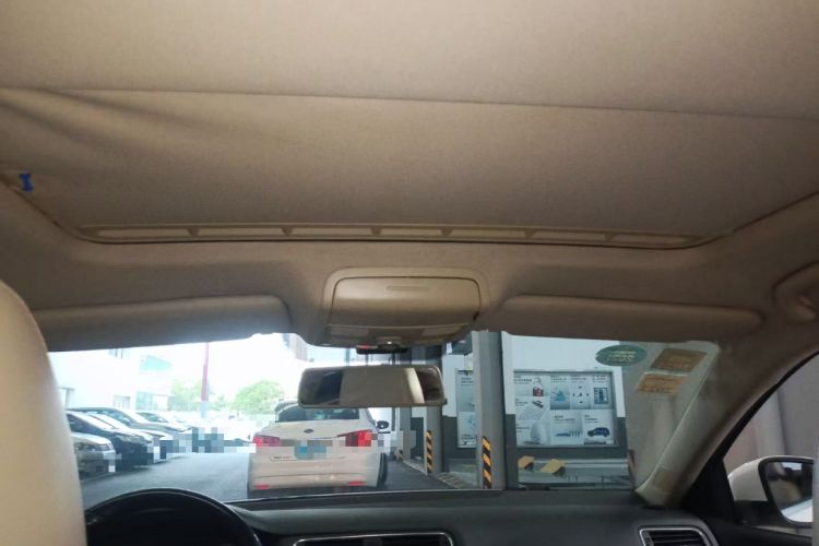 Used Volkswagen Sagitar 2012 1.4TSI Automatic Luxury Edition Headliner