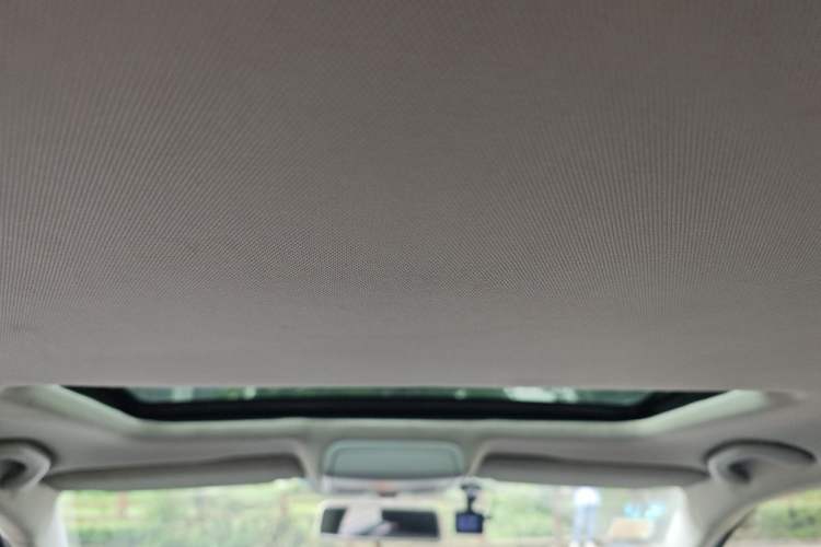 Used Volkswagen Sagitar 2012 1.6L Manual Comfort Model Headliner