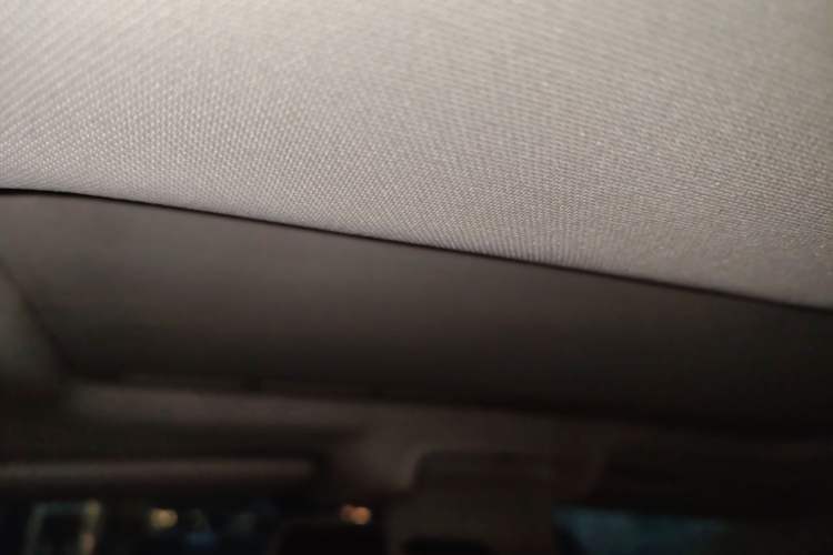 Used Volkswagen Sagitar 2012 1.6L Manual Comfort Model Headliner