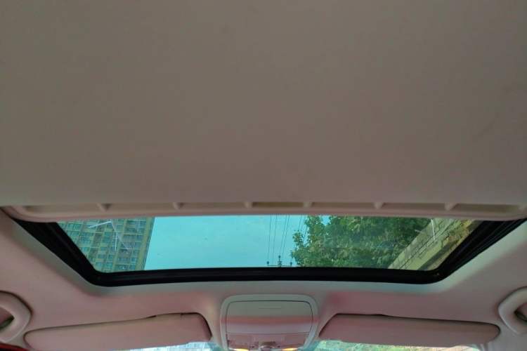 Used Volkswagen Sagitar 2012 1.6L Manual Comfort Model Headliner