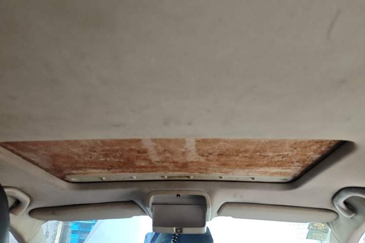 Used Volkswagen Sagitar 2012 1.4TSI Manual Luxury Model Headliner