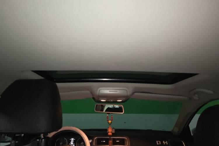 Used Volkswagen Sagitar 2012 1.4TSI Automatic Luxury Edition Headliner