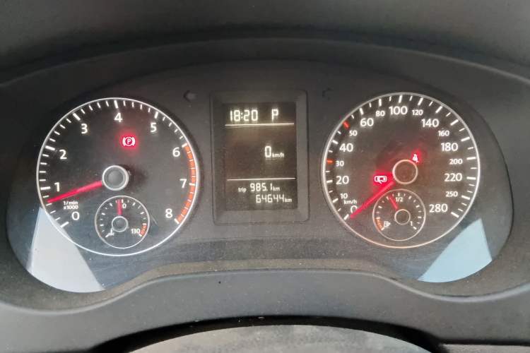 Used Volkswagen Sagitar 2012 1.4TSI Automatic Fashion Edition Instrument Cluster