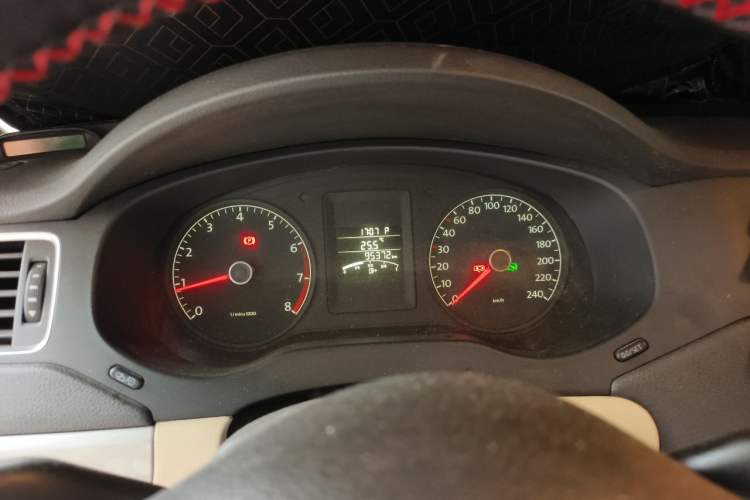 Used Volkswagen Sagitar 2012 1.6L Automatic Comfort Edition Instrument Cluster