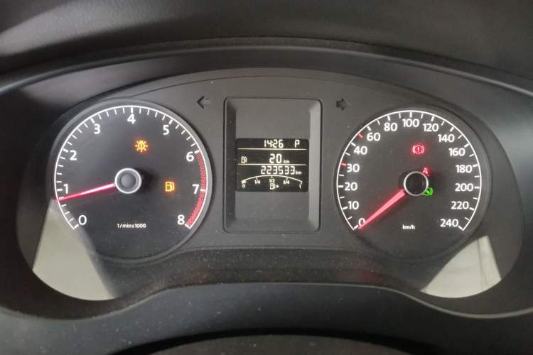 Used Volkswagen Sagitar 2012 1.6L Automatic Comfort Edition Instrument Cluster