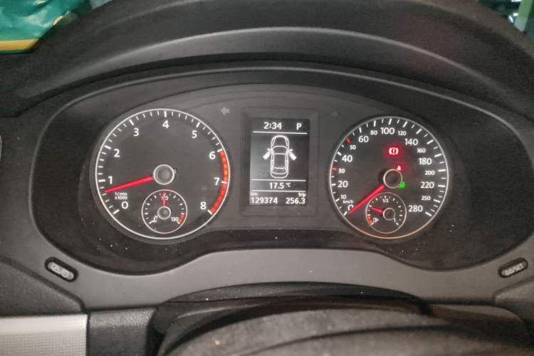 Used Volkswagen Sagitar 2012 1.4TSI Automatic Luxury Edition Instrument Cluster