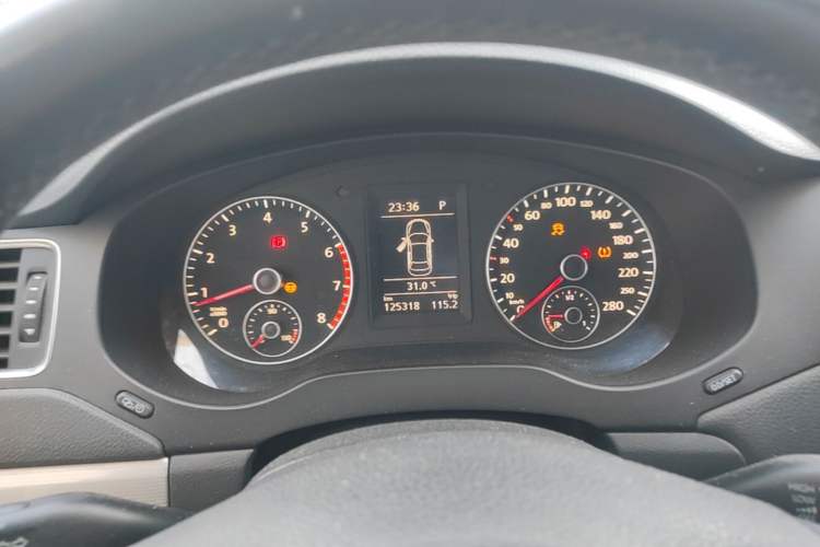 Used Volkswagen Sagitar 2012 1.4TSI Automatic Luxury Edition Instrument Cluster