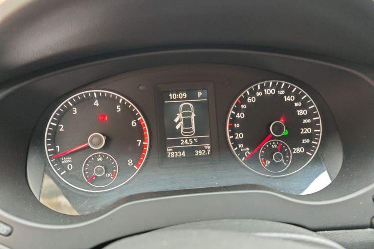 Used Volkswagen Sagitar 2012 1.4TSI Automatic Luxury Edition Instrument Cluster