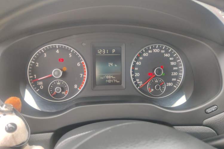 Used Volkswagen Sagitar 2012 1.4TSI Automatic Fashion Edition Instrument Cluster