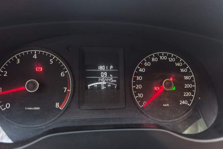 Used Volkswagen Sagitar 2012 1.6L Automatic Comfort Edition Instrument Cluster