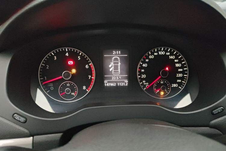 Used Volkswagen Sagitar 2012 1.4TSI Manual Luxury Model Instrument Cluster