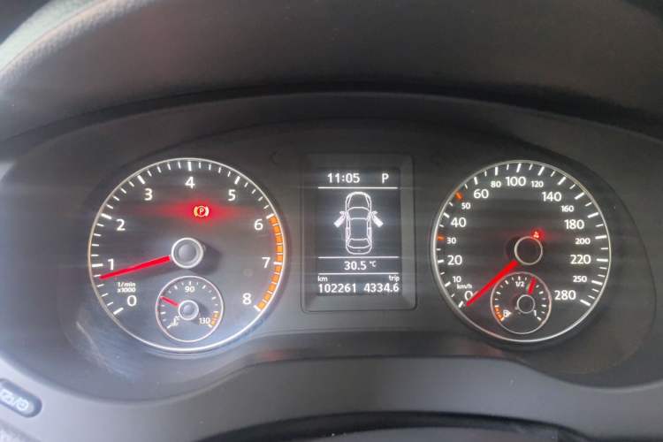Used Volkswagen Sagitar 2012 1.4TSI Automatic Luxury Edition Instrument Cluster