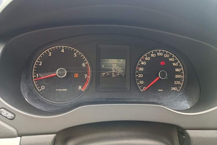 Used Volkswagen Sagitar 2012 1.6L Automatic Comfort Edition Instrument Cluster