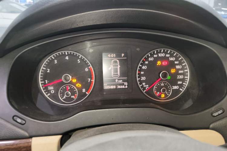 Used Volkswagen Sagitar 2012 1.8TSI Automatic Flagship Edition Instrument Cluster