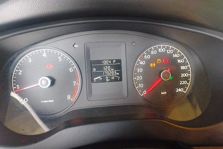 Used Volkswagen Sagitar 2012 1.6L Automatic Comfort Edition Instrument Cluster