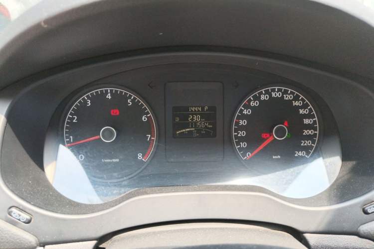 Used Volkswagen Sagitar 2012 1.6L Automatic Comfort Edition Instrument Cluster