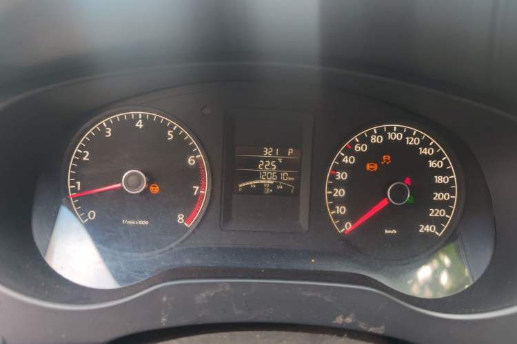 Used Volkswagen Sagitar 2012 1.6L Automatic Comfort Edition Instrument Cluster