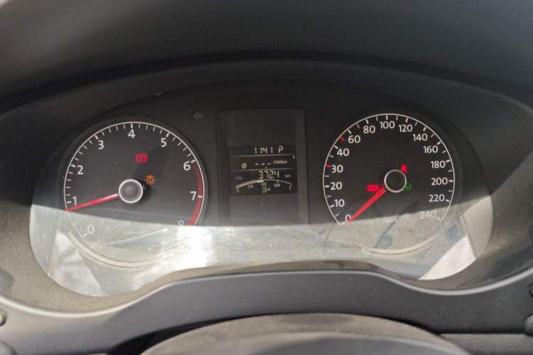Used Volkswagen Sagitar 2012 1.6L Automatic Comfort Edition Instrument Cluster