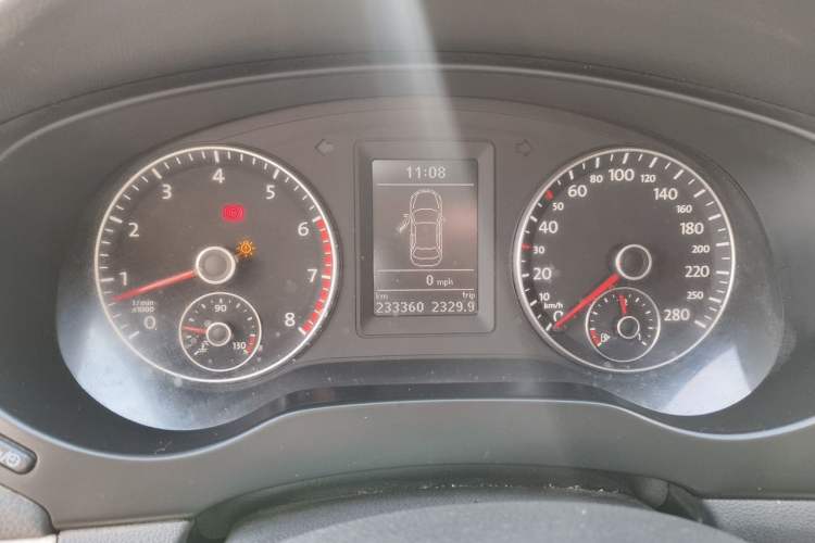 Used Volkswagen Sagitar 2012 1.4TSI Manual Luxury Model Instrument Cluster